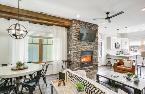 Blowing Rock Condo | Dtwn Blowing Rock Condo w/Private Hot Tub!