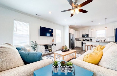 Wilmington House | Dual Homes, 8 Beds: A Double Delight in Wilmington!