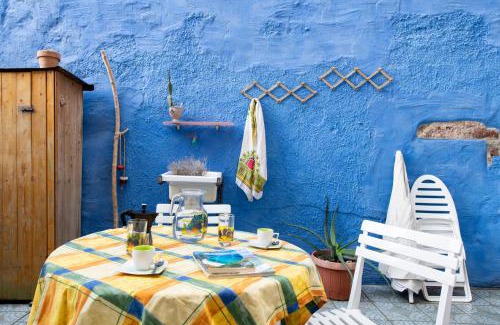 Bosa Historic Centre Apartment | DUAS PEDRAS, private apartment in the heart of Bosa