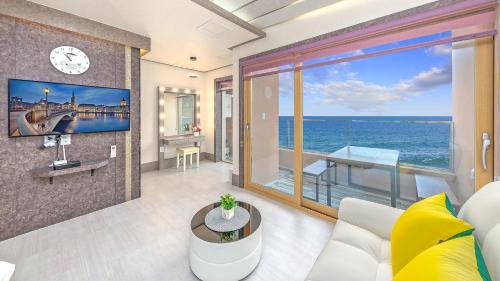 Samcheok House | Dubai Pension