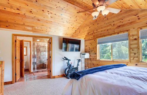 Long Valley Junction House | Duck Creek Cabin With Trailer Parking And Dog Enclosure