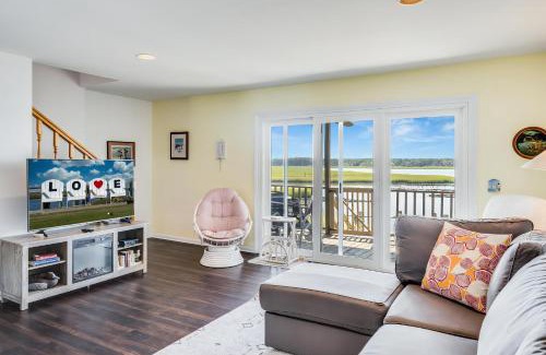 Chincoteague House | Duck Harbor At Waters Edge