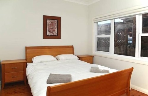 Woy Woy Bay House | Ducky House Waterfront in Woy Woy Bay