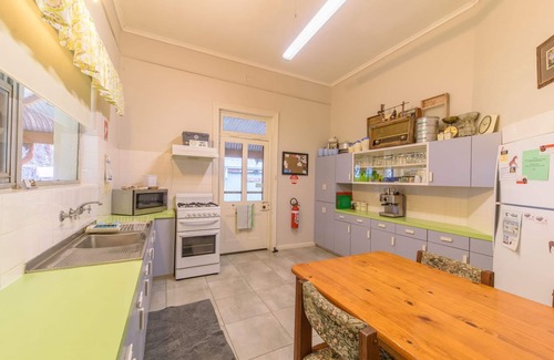 Dudley East Cottage | Dudley Villa pet and family friendly