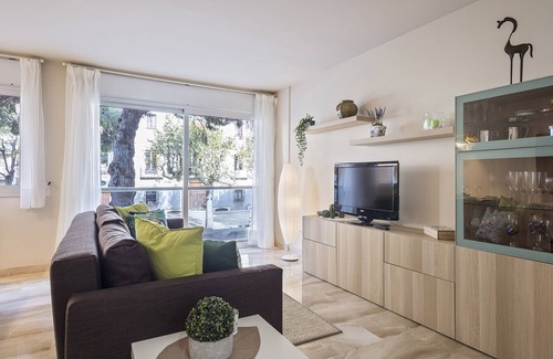 Mataro Apartment | Duna bright and cozy apartment in Mataró