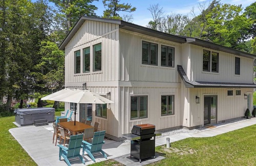 Empire House | Dune View Cottage on Little Glen