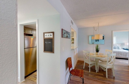 Dunedin Condo | Dunedin Honeymoon Island Getaway! Kayaks, Bikes & Sunsets! Waterfront Community