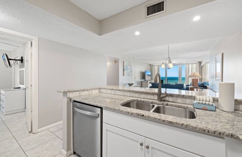 Thomas Drive Apartment | Dunes of Panama C504