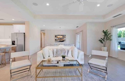 Bermuda Dunes House | Dunes Paradise Modern Getaway