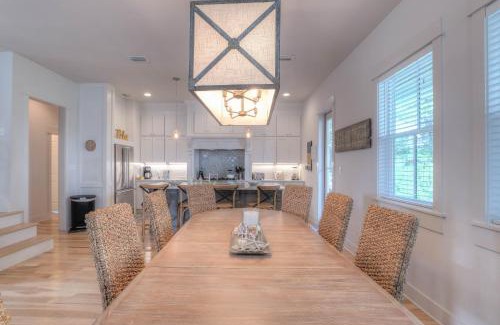Rosemary Beach House | Dunn Inn 2 by AvantStay Walk to Beach Pool Access Sleeps 17
