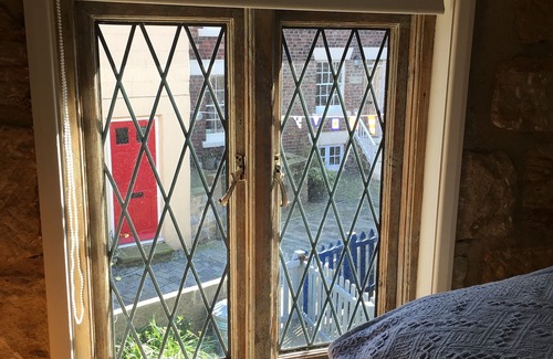 Staithes Cottage | Dunroamin - our sunny seaside escape in Staithes!