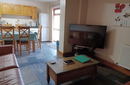 Pendine House | Dunroaming Cottage