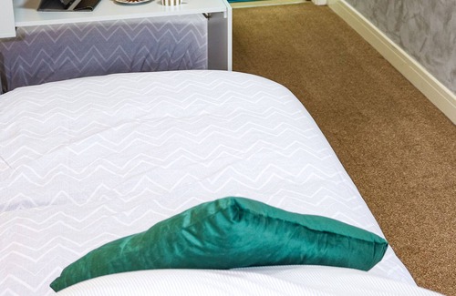 West Bromwich Apartment | Duplex 2-bed Apartment in West Bromwich Birmingham