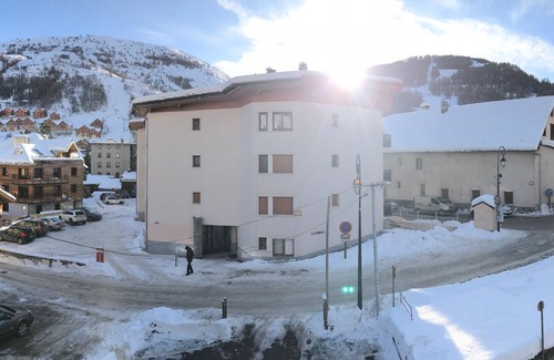 Valloire Apartment | Duplex 5 rooms, 12 people, South facing, WIFI, parking, sauna