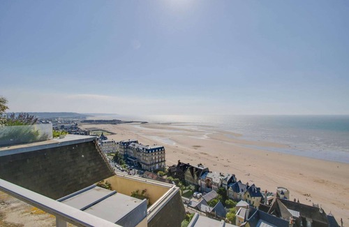 Trouville-sur-Mer Apartment | Duplex apartment with sea view and roof terrace
