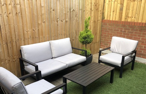 Luton Apartment | Duplex apartment near to L&D hospital and M1