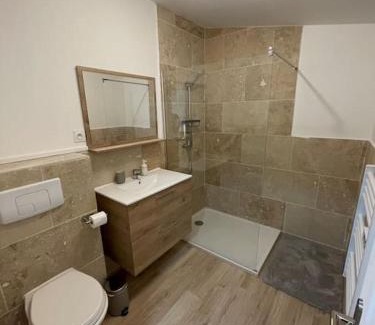 Carces Apartment | Duplex centre-ville