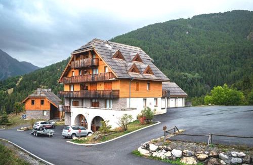 Pra Loup Apartment | Duplex cosy 6 pers avec balcon, parking et casier à ski à Pra Loup - FR-1-504-144