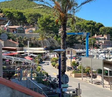 La Madrague Apartment | Duplex cosy bord de Mer