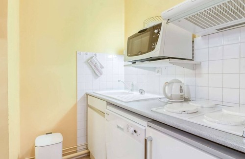 Cauterets Apartment | Duplex for 6 with Balcony, Parking, and Easy Lift Access