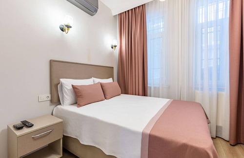 Harbiye Villa | Duplex House near Trendy Attractions in Sisli