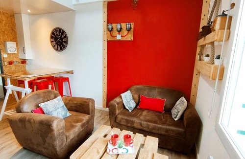 Saint-Serge Apartment | Duplex Indus★Hyper centre★Parking privé★TV★FIBRE★