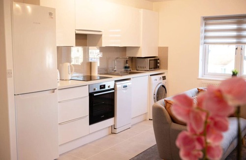 Kidlington Apartment | Duplex Lodge 2-Bed Flat, En-Suite-Parking-Netflix
