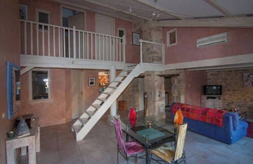 Orange Apartment | Duplex loft in the heart of Orange