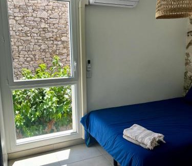 Villeneuve-les-Maguelone Apartment | Duplex piscine 3 chambres et Clim proche plages