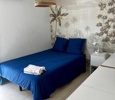 Villeneuve-les-Maguelone Apartment | Duplex piscine 3 chambres et Clim proche plages