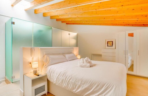 Sindicat Apartment | Duplex Palma Apartment - with garage