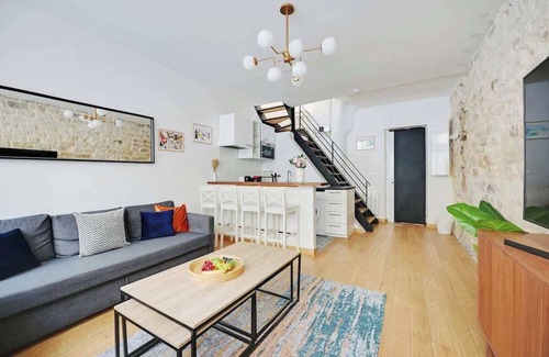 Porte-Saint-Martin Apartment | Duplex pour 6 à République – Confort et Centralité