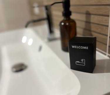 Faubourg Apartment | Duplex raffiné, élégant & climatisé - La MEZZ