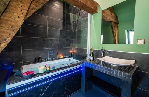 Old Lille Apartment | Duplex Rue Royale, rooftop, balnéo spa