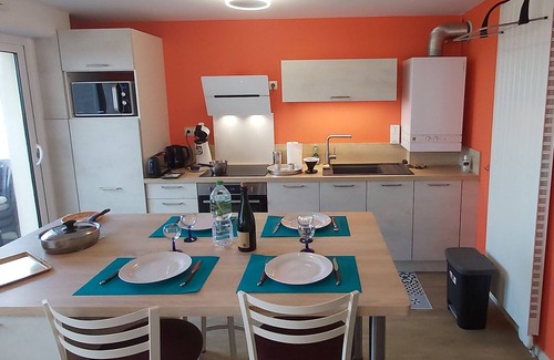 Grandcamp-Maisy Apartment | Duplex & terrasse, sea and port view 2minutes from fish market and restaurants