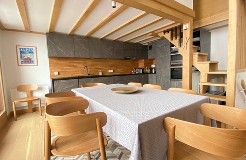 Montalbert Apartment | Duplex top floor, balconies, 4 bedrooms and 3 bathrooms