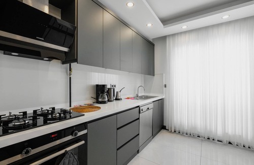 Lara Apartment | Duplex w Balcony, Terrace 5 min to Beach