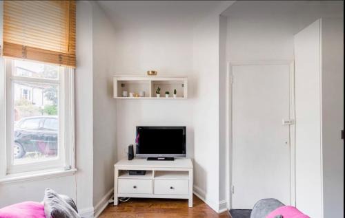 Herne Hill Apartment | Duplex with free parking