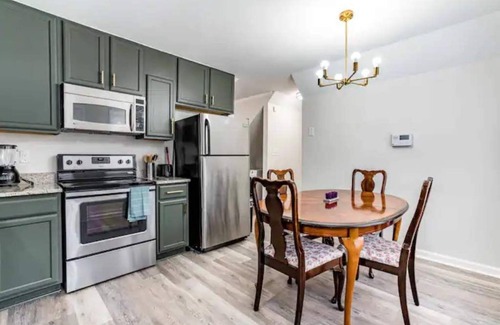 Durham House | Durham home 15’away from RTP w king bed &free wifi