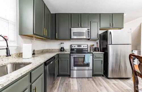 Durham House | Durham home 15’away from RTP w king bed &free wifi