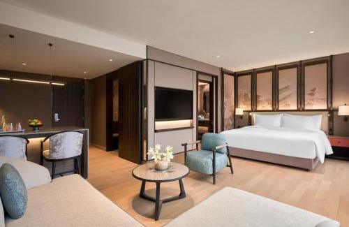 Nhat Tan Hotel | Dusit Le Palais Tu Hoa Hanoi