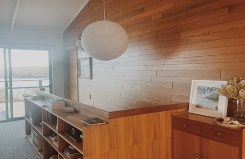 Lake Wangary House | Dusk is a beautifully renovated beach house with extensive beach views.