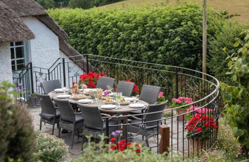 Kingsbridge House | Dusky Cottage