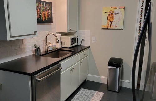 Morganton House | Dwell Well House- Upscale 2 BR/2 BA house downtown w/private fenced yard