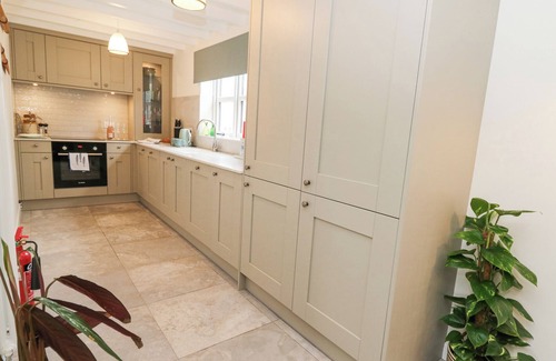 Aberporth Cottage | DYFFRYN COTTAGE, pet friendly, character holiday cottage in Aberporth