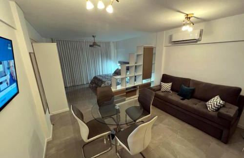 Parque Patricios Apartment | Dzain 1 - PISCINA -Gym- Cochera - Parrilla- Playromm- cercania Garrahan, favaloro, Britanico