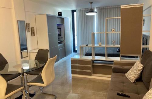 Parque Patricios Apartment | Dzain 1 - PISCINA -Gym- Cochera - Parrilla- Playromm- cercania Garrahan, favaloro, Britanico