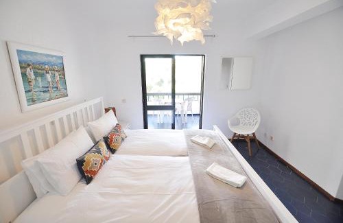 Alporchinhos House | E&M Beach House Aldeamento do Levante III