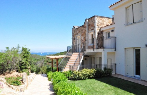 Baja Sardinia Apartment | Ea Bianca Three-room apartment sleeps 6, A.C