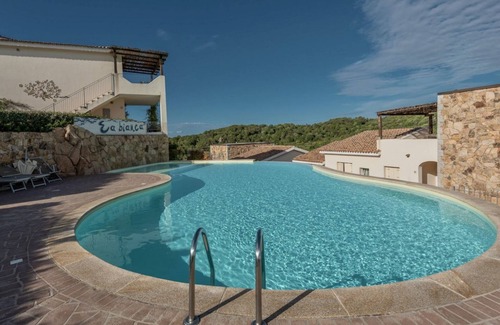 Baja Sardinia Apartment | Ea Bianca Three-room apartment sleeps 6, A.C